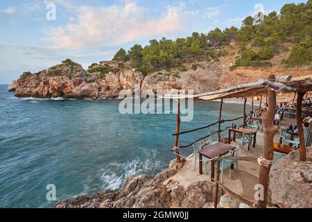 Côte méditerranéenne de l'île de Majorque. Crique pittoresque à Deia. Espagne Banque D'Images