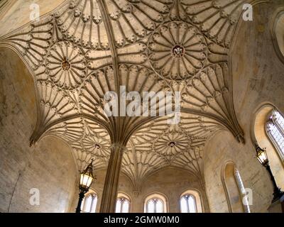 Oxford, Angleterre - 2012; fondé en 1458, le Magdalen College est l'un des plus anciens, des plus grands et des plus grands collèges universitaires d'Oxford. Il est maintenant Banque D'Images