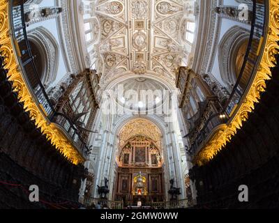 Cordoba, Espagne - 16 mai 2015; pas de personne en vue. La mosquée-cathédrale de Mezquita à Cordoue, en Espagne, est un bâtiment vraiment fascinant avec un événement Banque D'Images