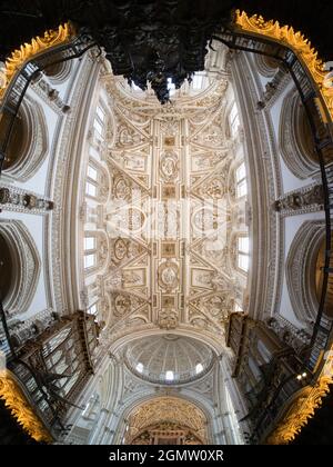 Cordoba, Espagne - 16 mai 2015; pas de personne en vue. La mosquée-cathédrale de Mezquita à Cordoue, en Espagne, est un bâtiment vraiment fascinant avec un événement Banque D'Images