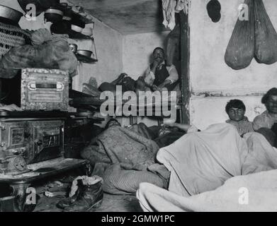 Jacob Riis photographie - les locataires dans un quartier bondé de Bayard Street Tenement, New York, Etats-Unis Banque D'Images