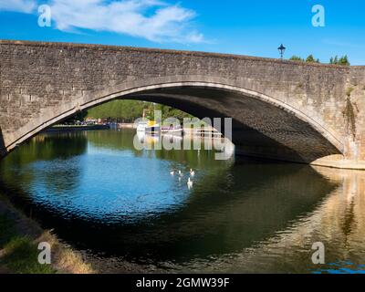 Abingdon, Angleterre - 20 mai 2020; pas de personnes en vue. Abingdon prétend être la plus ancienne ville d'Angleterre. C'est son célèbre pont de pierre médiéval, on Banque D'Images