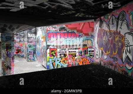 Londres, Angleterre - 2009; Un paysage urbain étonnamment beau. Partie de la jungle de béton qui est le complexe des arts de la Banque Sud, cette région - entre le Banque D'Images