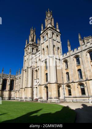 Oxford, Angleterre - 15 mai 2015; pas de personne en vue. All Souls College a été fondé en 1438 par Henry VI d'Angleterre et l'archevêque de Canterbury. Uni Banque D'Images