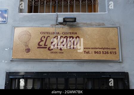 VALENCE, ESPAGNE - 16 SEPTEMBRE 2021 : El Globo , boutique traditionnelle de bickerwork dans la rue Banque D'Images