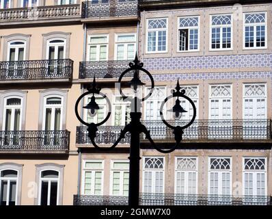 Porto est la deuxième ville du Portugal après Lisbonne. Situé sur l'estuaire du Douro, dans le nord du Portugal, c'est l'un des plus anciens cent peuplés Banque D'Images