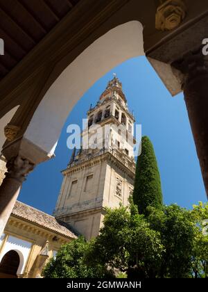 La mosquée-cathédrale de Mezquita à Cordoue, en Espagne, est un bâtiment vraiment fascinant avec une histoire riche en événements. À l'origine une église catholique de Visigoth, Banque D'Images