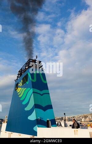 Le ferry interislander entre l'île du Nord et l'île du Sud de la Nouvelle-Zélande est l'un des trajets en ferry les plus pittoresques au monde ; il traverse le détroit de Cook Banque D'Images