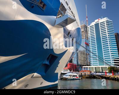 Auckland, Nouvelle-Zélande - Île du Nord - 26 février 2019 ; fin de la croisière. Notre bateau de croisière est amarré dans le port d'Auckland après une visite étonnante de l'Australie Banque D'Images