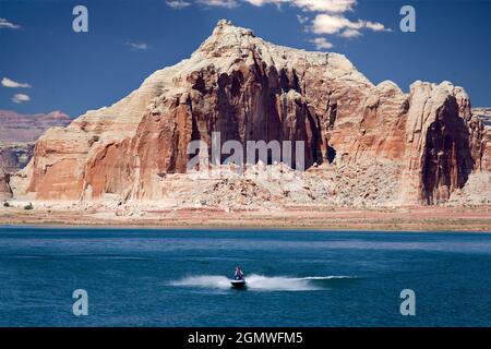 Lake Powell, États-Unis - juin 2008 ; Lake Powell est un réservoir situé sur le fleuve Colorado, à cheval sur la frontière entre l'Utah et l'Arizona. C'est des vacances importantes Banque D'Images