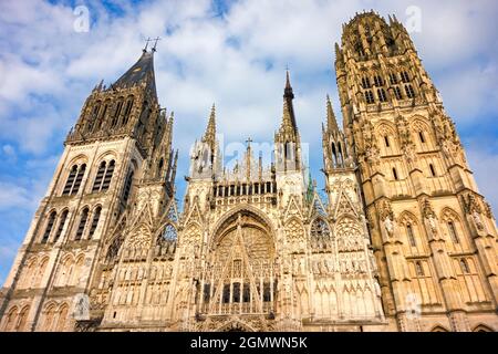 Rouen, France - 30 mai 2017 ; la cathédrale de Rouen est une magnifique cathédrale gothique en Normandie. Il date du 4ème siècle, mais a été détruit Banque D'Images