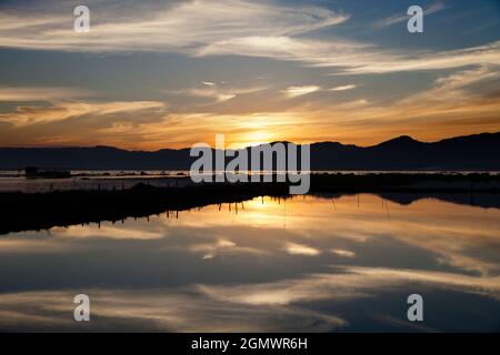 Lac Inle, Myanmar - 1er février 2013; le lac Inle est un grand et pittoresque lac d'eau douce situé dans le canton de Nyaungshwe, dans l'État de Shan, qui fait partie de Shan H. Banque D'Images