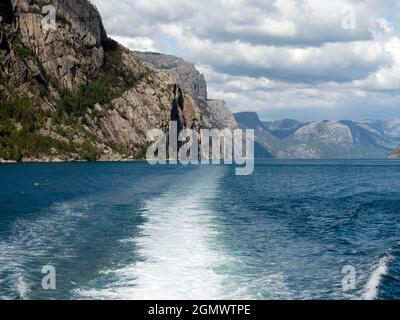 Lysefjord est un fjord situé dans la région de Ryfylke, dans le sud-ouest de la Norvège. Le fjord long de 42 kilomètres se trouve dans la municipalité de Forsand, dans le comté de Rogaland, Banque D'Images