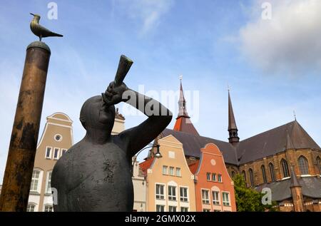 Rostock, Allemagne - mai 2018 ; Rostock est une belle vieille ville médiévale allemande face à la mer Baltique ; elle date de la Ligue hanséatique. C'est son cobb Banque D'Images