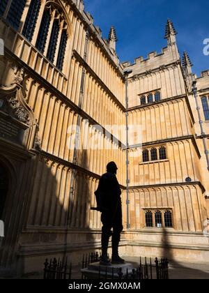 La bibliothèque historique Bodleian est la principale bibliothèque de recherche de l'Université d'Oxford. Datant - en partie - du XIVe siècle, c'est l'un des Banque D'Images