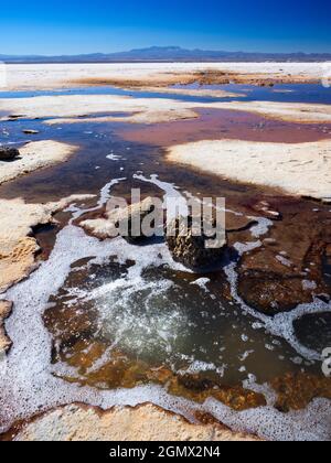 Salar de Uyuni, Bolivie - 23 mai 2018 les cuves de sel d'Uyuni de Bolivie sont l'une des grandes merveilles naturelles de la planète. Couvrant plus de 10,000 carrés Banque D'Images