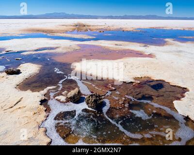 Salar de Uyuni, Bolivie - 23 mai 2018 les cuves de sel d'Uyuni de Bolivie sont l'une des grandes merveilles naturelles de la planète. Couvrant plus de 10,000 carrés Banque D'Images