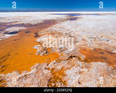 Salar de Uyuni, Bolivie - 23 mai 2018 les cuves de sel d'Uyuni de Bolivie sont l'une des grandes merveilles naturelles de la planète. Couvrant plus de 10,000 carrés Banque D'Images