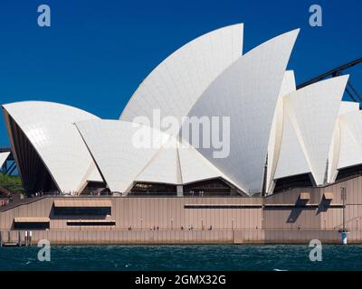 Sydney, Australie - 16 février 2109 ; ici vous allez, deux sites emblématiques pour le prix d'un ! Si vous vous promenez sur le sentier de randonnée en longeant le Royal Botani Banque D'Images