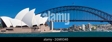 Sydney, Australie - 16 février 2109 ; ici vous allez, deux sites emblématiques pour le prix d'un ! Si vous vous promenez sur le sentier de randonnée en longeant le Royal Botani Banque D'Images