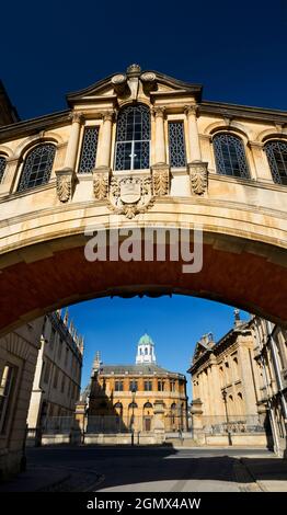 Oxford, Angleterre - 7 août 2020; aucune personne en vue - pandémie! Reliant deux parties de l'université de Hertford, Oxford, son monument Hertford Bridge - souvent du Banque D'Images