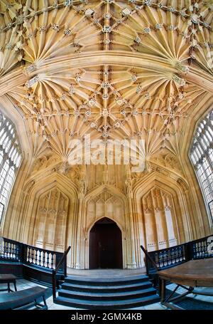 Oxford, Angleterre - 2017; à l'intérieur de l'école de divinité de la bibliothèque Bodleian de l'Université d'Oxford, Angleterre. Cette célèbre chambre médiévale est ornée d'un Banque D'Images