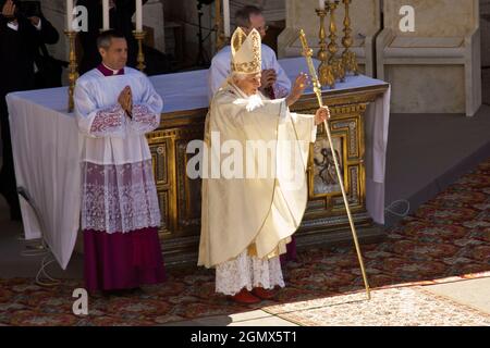 Pape Benoît XVI, Basilique de Churcheryard, Messe, Bénédiction, Ancône, Italie, Europe Banque D'Images