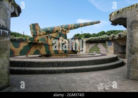 Une deuxième fosse à armes de la Seconde Guerre mondiale datant de l'occupation allemande - batterie Generaloberst Dollman, Pleinmont, Guernesey Banque D'Images