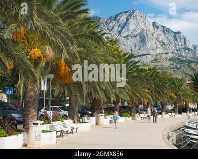 Baska Voda est une petite municipalité de Croatie située dans le comté de Split-Dalmatie, sur la côte Adriatique de Dalmatie, à 10 km au nord-ouest de Makarska. Banque D'Images