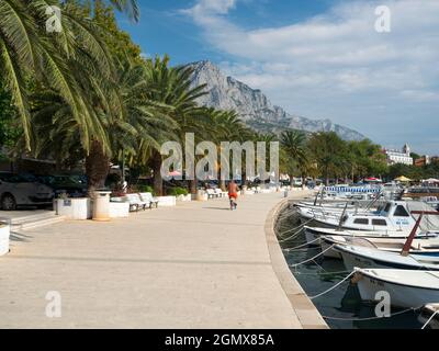 Baska Voda est une petite municipalité de Croatie située dans le comté de Split-Dalmatie, sur la côte Adriatique de Dalmatie, à 10 km au nord-ouest de Makarska. Banque D'Images