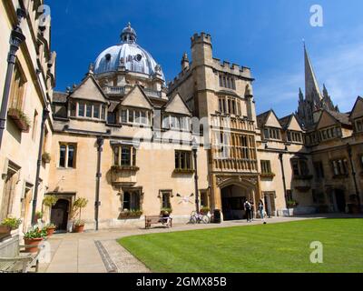 Le Brasenose College a été fondé en 1509, avec la bibliothèque et la chapelle du Collège - présentées ici - ajoutées au milieu du XVIIe siècle. Son nom étrange est croire Banque D'Images