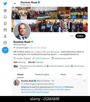 Page Twitter (septembre 2021) de Dominic Raab, vice-premier ministre et secrétaire à la Justice Banque D'Images