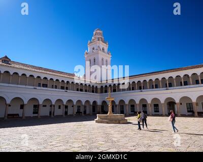 Sucre Bolivie - Mai 2018; trois personnes en coup de feu sucre est une belle vieille ville en Bolivie avec une riche histoire coloniale; c'est aussi la tête administrative Banque D'Images