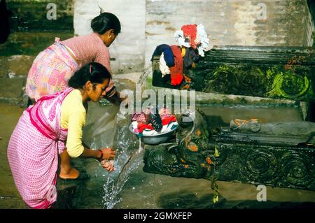 Katmandou, Népal - octobre 1984 Katmandou, la capitale du Népal, est une ville ancienne située à environ 4500 pieds d'altitude dans la vallée de Katmandou en t. Banque D'Images