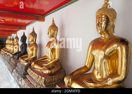 Bangkok, Thaïlande - 29 mars 2011 le temple Wat Pho est l'un des plus anciens temples bouddhistes de Bangkok. Il est plus célèbre pour son vaste Bouddha couché, mais est un Banque D'Images