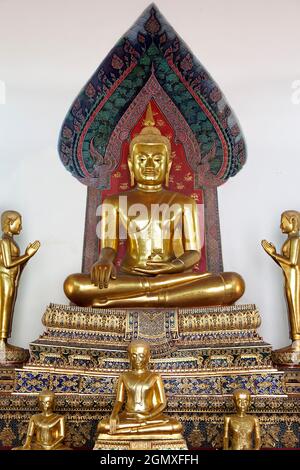 Bangkok, Thaïlande - 29 mars 2011 le temple Wat Pho est l'un des plus anciens temples bouddhistes de Bangkok. Il est plus célèbre pour son vaste Bouddha couché, mais est un Banque D'Images