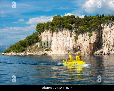 Baska Voda est une petite municipalité de Croatie située dans le comté de Split-Dalmatie, sur la côte Adriatique de Dalmatie, à 10 km au nord-ouest de Makarska. Banque D'Images