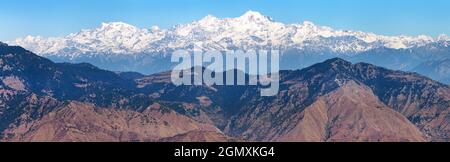 Mont Bandarpunch, Himalaya, vue panoramique de l'Himalaya indien, grande chaîne himalayenne, Uttarakhand Inde, vue de Mussoorie Road, chaîne Gangotri Banque D'Images