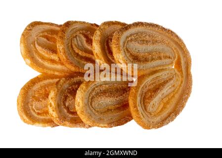 Pâte feuilletée aux papillons, biscuits palmier isolés sur fond blanc Banque D'Images