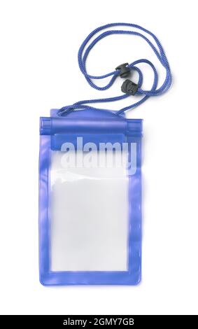 Vue avant de la pochette vide en plastique étanche pour smartphone isolée sur blanc Banque D'Images