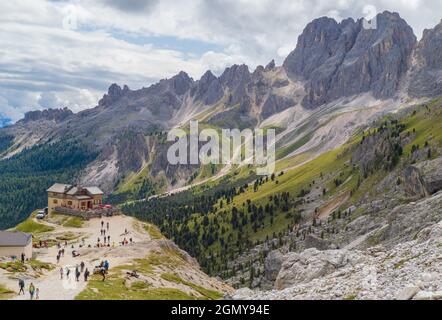 Dolomiti (Italie) - Vue sur la chaîne de montagnes des Dolomites, site classé au patrimoine mondial de l'UNESCO, en Vénétie et dans le Trentin-Haut-Adige. Banque D'Images