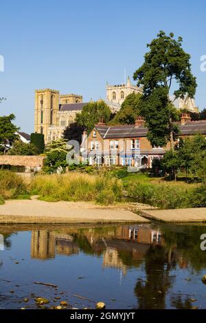 Cathédrale Saint-Pierre et Saint-Wilrid, ville de Ripon, West Riding of North Yorkshire, Angleterre. Banque D'Images