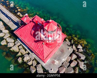 Photographie du phare de Sturgeon Bay North Pierhead, lac Michigan, Sturgeon Bay, Wisconsin, États-Unis. Banque D'Images