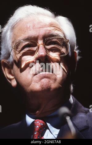 Austin Texas États-Unis, vers 1985: Ancien Texas Gov.John Connally parle à une conférence.©Bob Daemmrich Banque D'Images