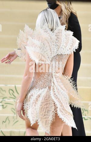 Hailee Steinfeld participe au Gala met Celebrating in America: A Lexique of Fashion au Metropolitan Museum of Art le 2021 septembre 13 2021 à New Banque D'Images