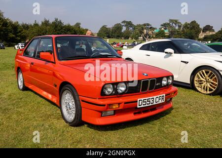 1987 BMW M3 «D 553 CFR» exposée au salon automobile de Blenheim Palace qui a eu lieu à Oxfordshire le dimanche 5 septembre 2021 Banque D'Images