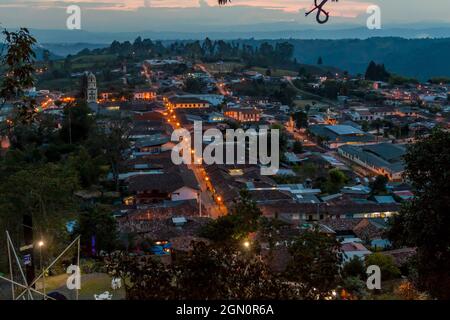 Vue aérienne en soirée de Salento, Colombie Banque D'Images