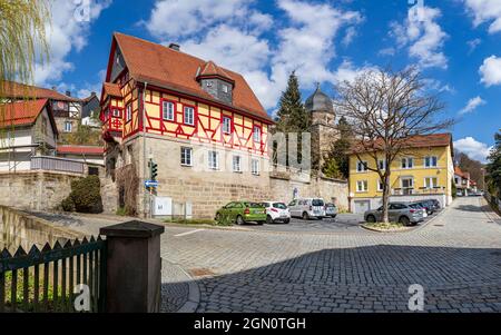 Ville douve avec vue sur Hexenturm à Kronach, Bavière, Allemagne Banque D'Images