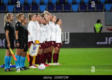 Luxembourg, Luxembourg. 21 septembre 2021. L'équipe d'Angleterre pendant l'hymne national avant le match de qualification de la coupe du monde des femmes de la FIFA 2021 entre le Luxembourg et l'Angleterre au Stade de Luxembourg, Luxembourg. Crédit: SPP Sport presse photo. /Alamy Live News Banque D'Images