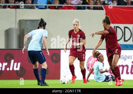 Luxembourg, Luxembourg. 21 septembre 2021. Rachel Daly (2 Angleterre) à l'occasion du match de qualification de la coupe du monde des femmes de la FIFA 2021 entre le Luxembourg et l'Angleterre au Stade de Luxembourg, Luxembourg. Crédit: SPP Sport presse photo. /Alamy Live News Banque D'Images